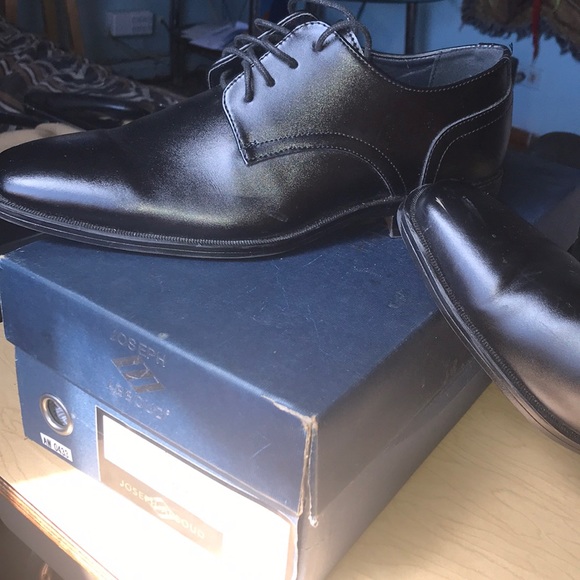 Joseph Abboud - Picture 1 of 5